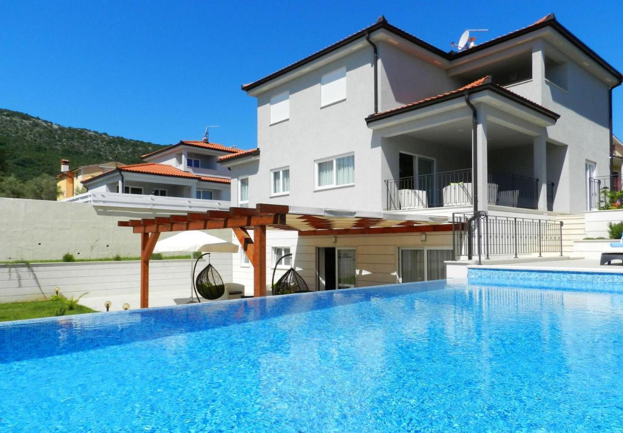 Yourcroatiaholiday - Villa With 6 Rooms Drenje  Exterior photo