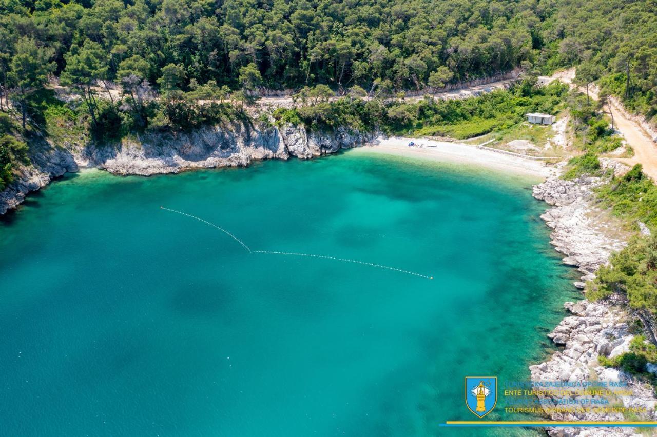 Yourcroatiaholiday - Villa With 6 Rooms Drenje  Exterior photo